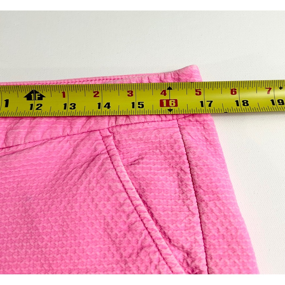 Lilly Pulitzer Buttercup Scallop Hem Shorts, Size 10, Pink Seersucker - Picture 3 of 5